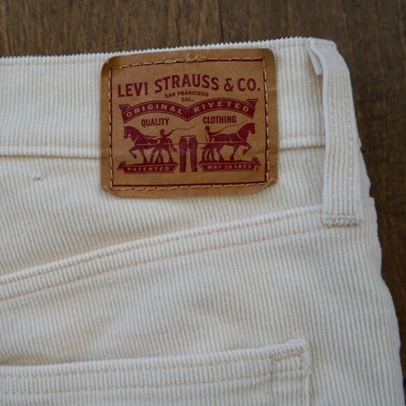 Levi's‎ Mom Jeans Womens Size 31 White Corduroy High Waisted Tapered Fit Pockets - Picture 4 of 9